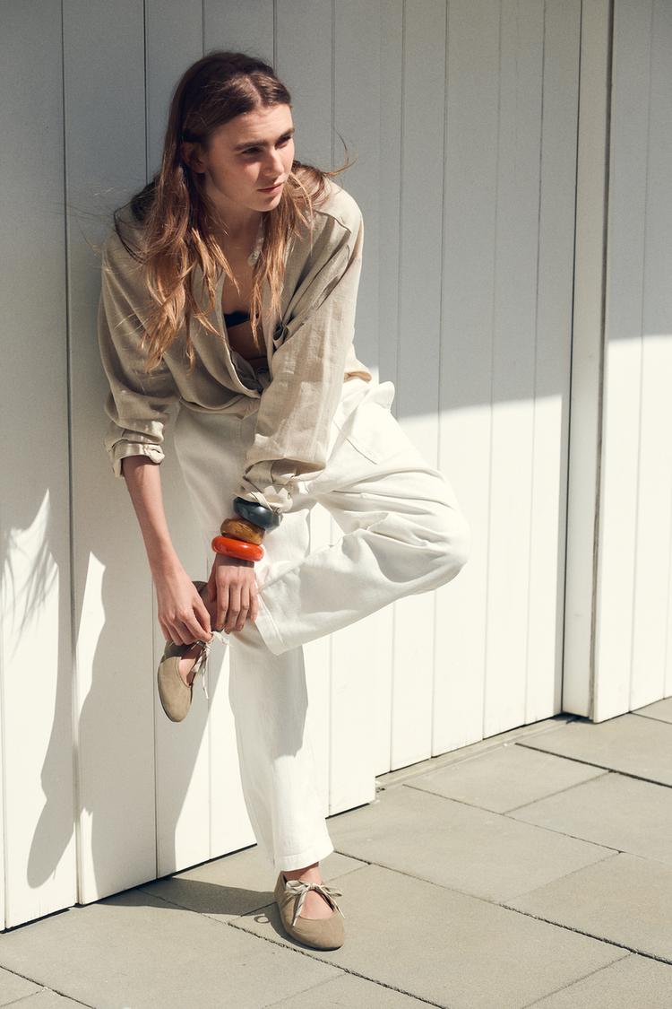 BALLERINE CON LACCI IN PELLE SCAMOSCIATA Marrone sabbia ZARA