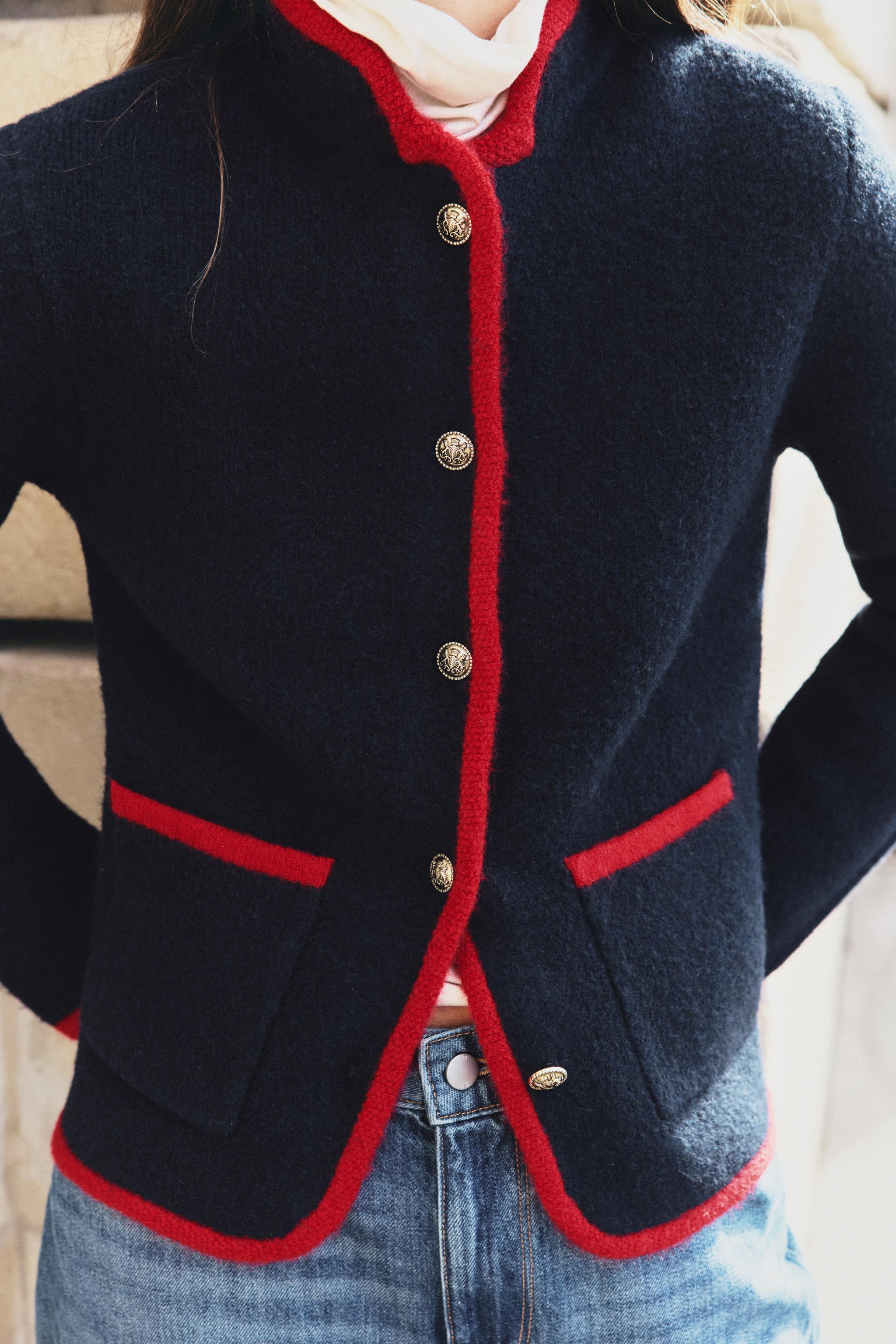 VESTE EN MAILLE LISERÉS CONTRASTE