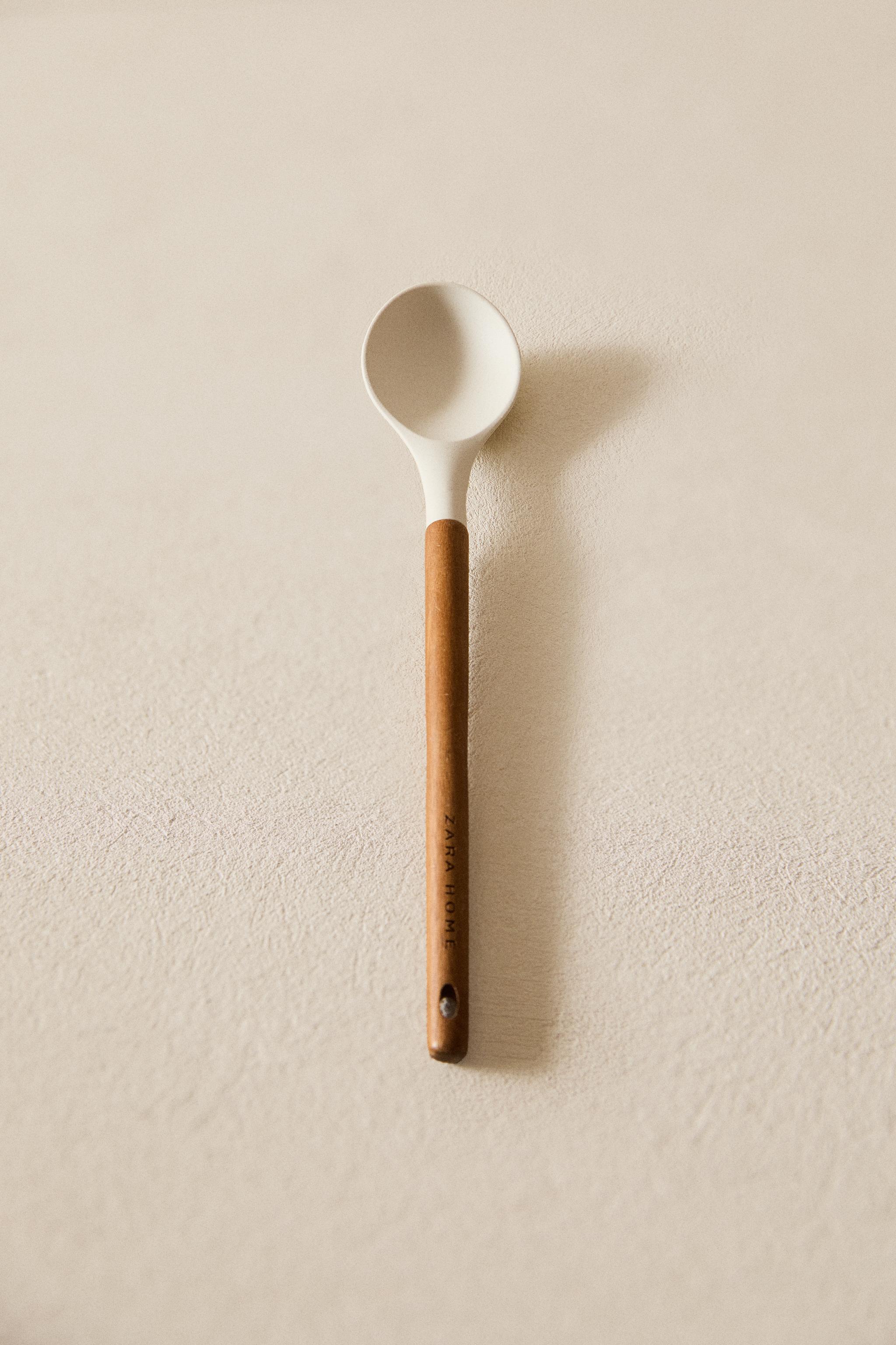 SILICONE AND WOODEN SPOON