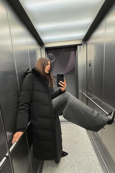Zara PROŠIVENA JAKNA SA KAPULJAČOM I ZAŠTITOM OD VODE I VETRA – Crna