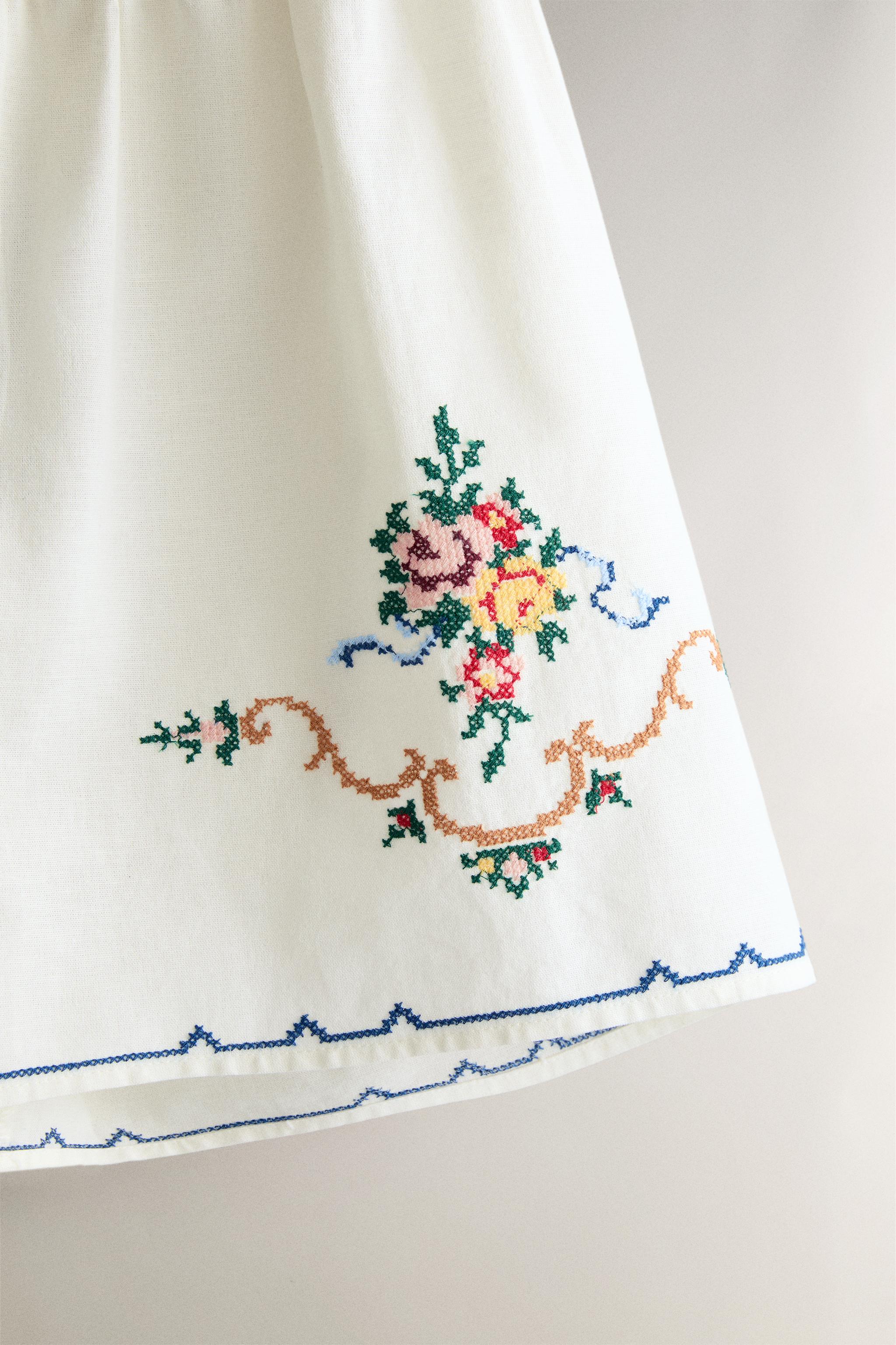 EMBROIDERED COTTON AND LINEN SHORTS