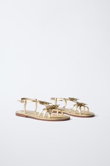 METALLIC SANDALS WITH BOWS - Gold by Zara