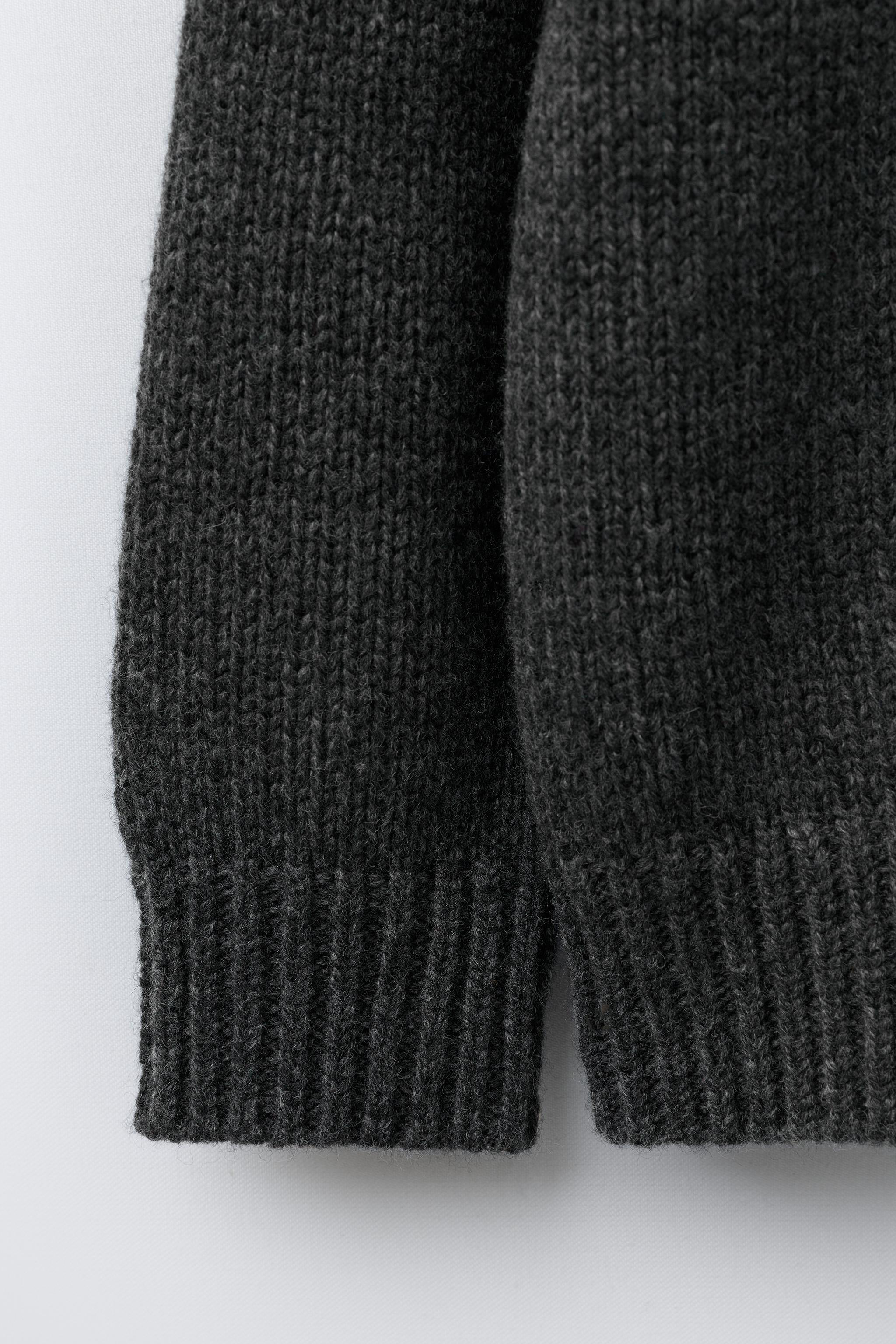 AGES 7-12/ WOOL BLEND KNIT JUMPER WITH EMBROIDERED REINDEER AND HEARTS