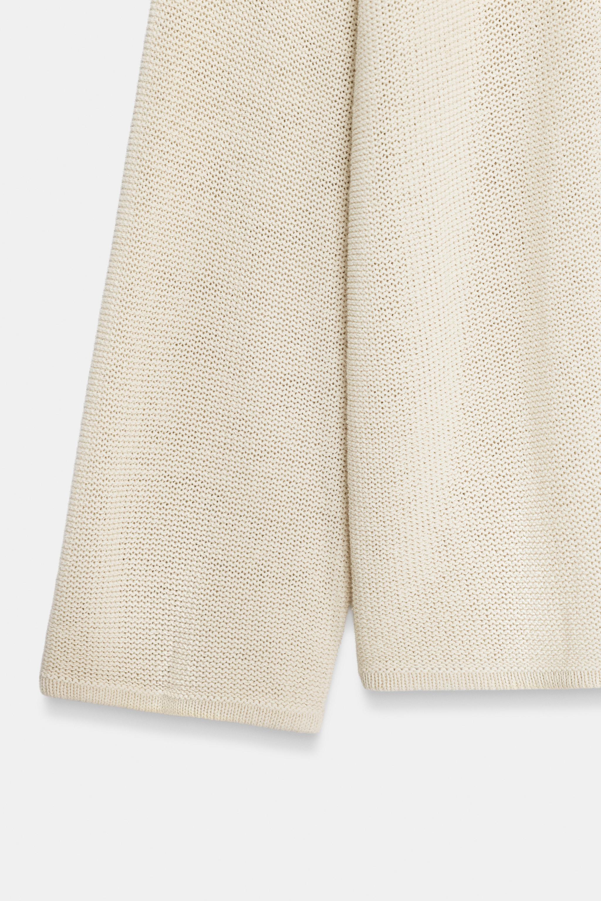 ROUND NECK KNIT SWEATER