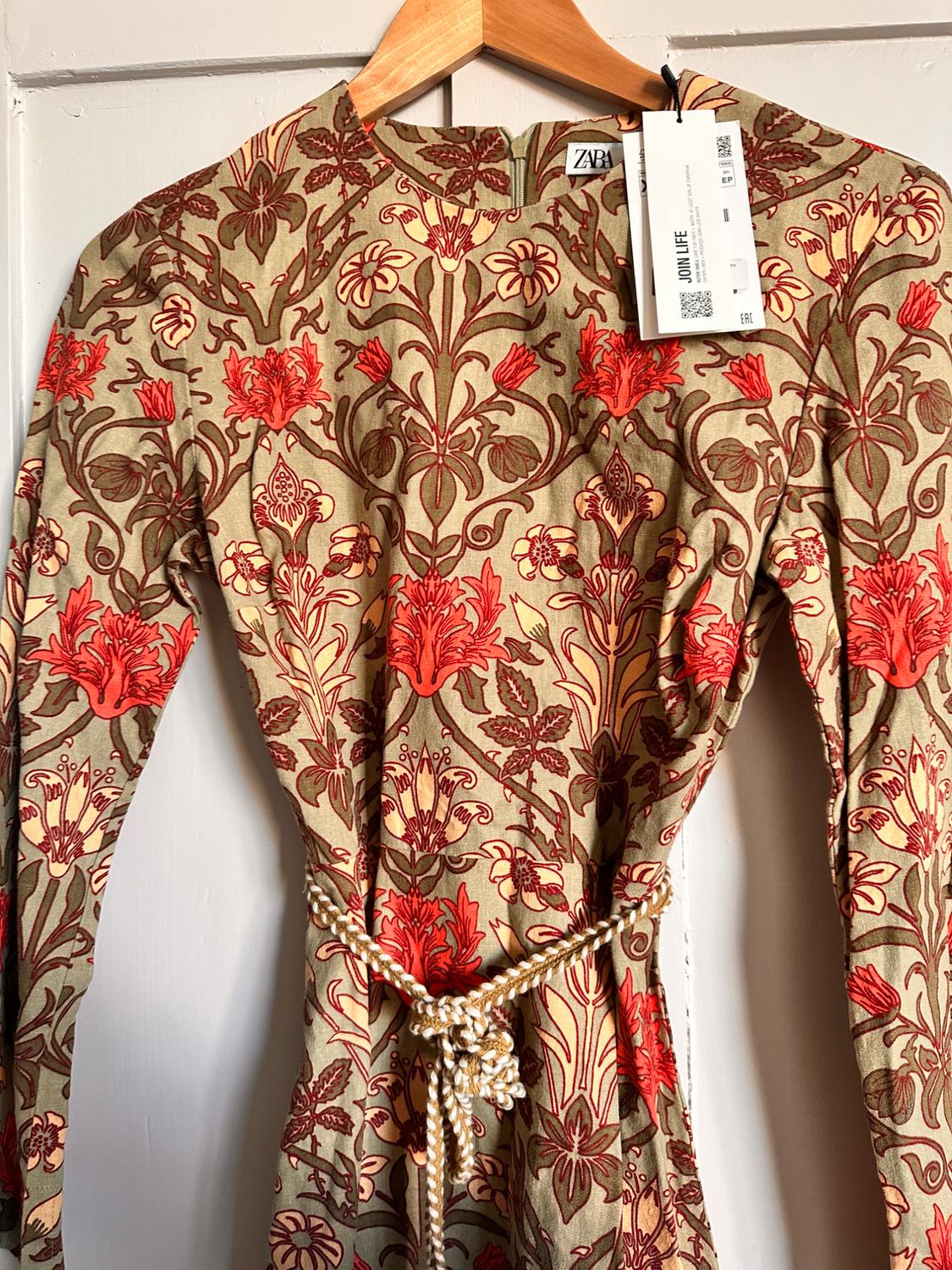 PRINTED DRESS WITH BELT - Image 3
