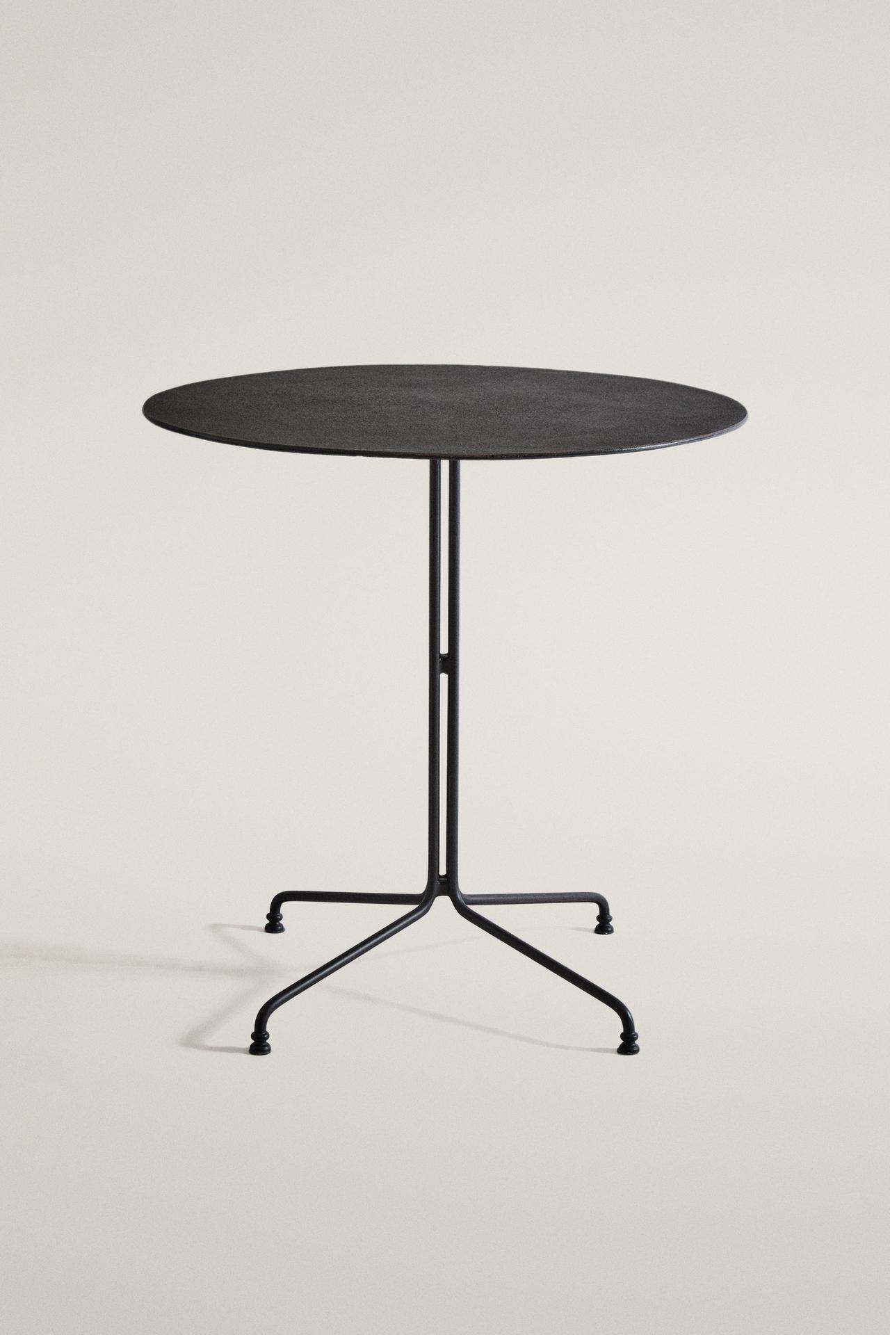 OUTDOOR WROUGHT IRON TABLE — Black