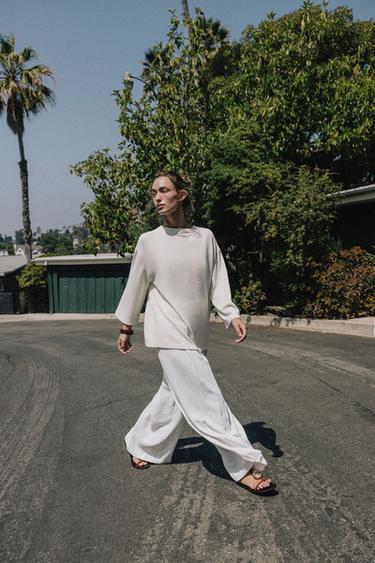 T-SHIRT OVERSIZE EN MAILLES COUPÉES - Écru de Zara - Image 2