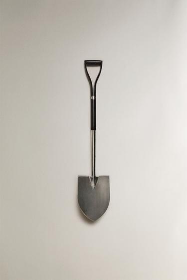 LARGE GARDEN SHOVEL - Dark brown by Zara
