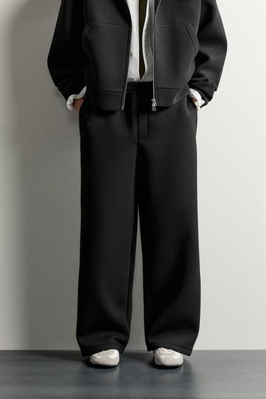 PANTALÓN TÉCNICO JOGGER RELAXED FIT - Negro de Zara