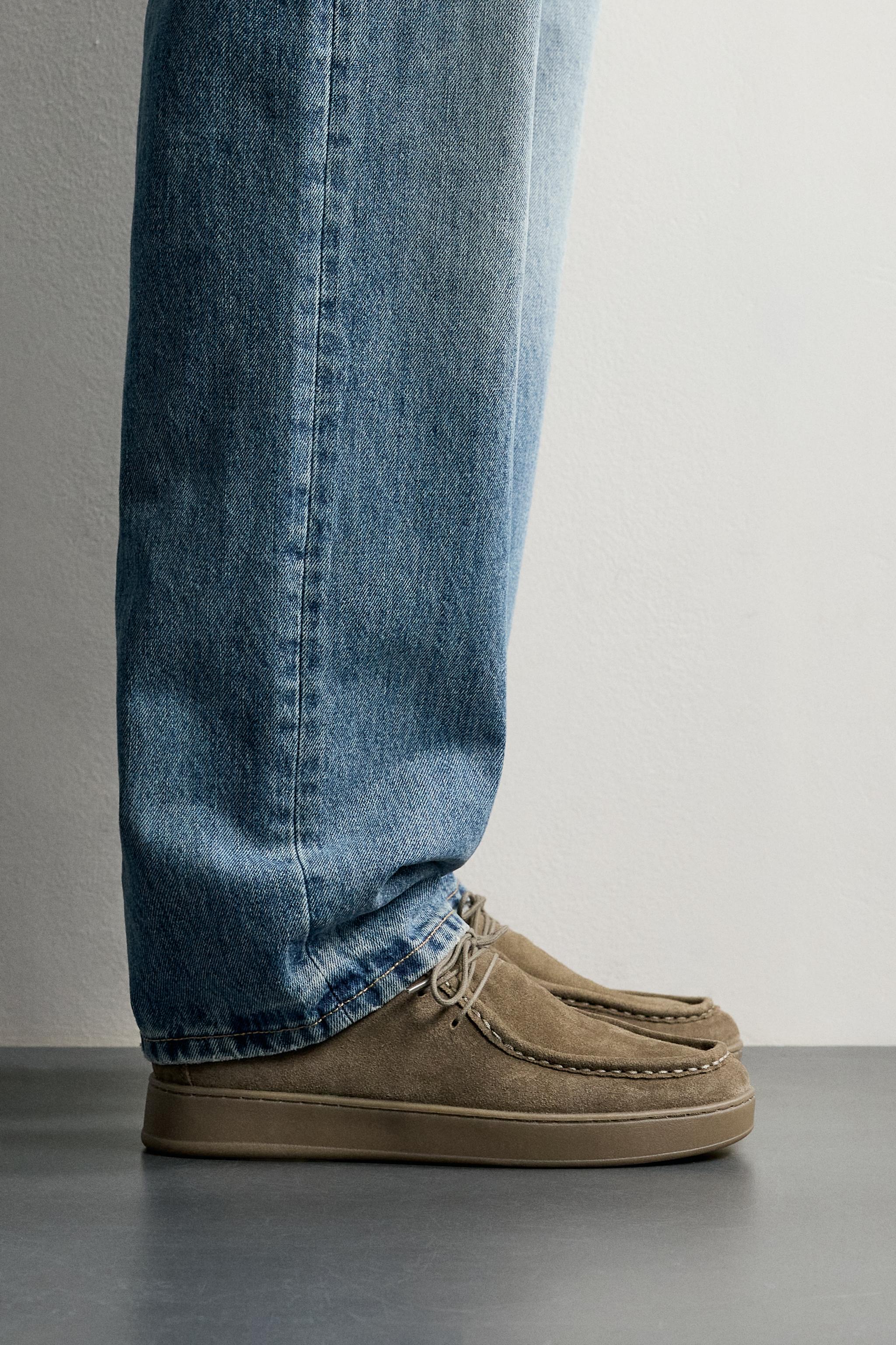 Leather shoes with piping