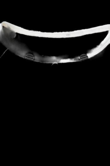 T-SHIRT MIT TUPFEN UND MODAL - Weiß von Zara