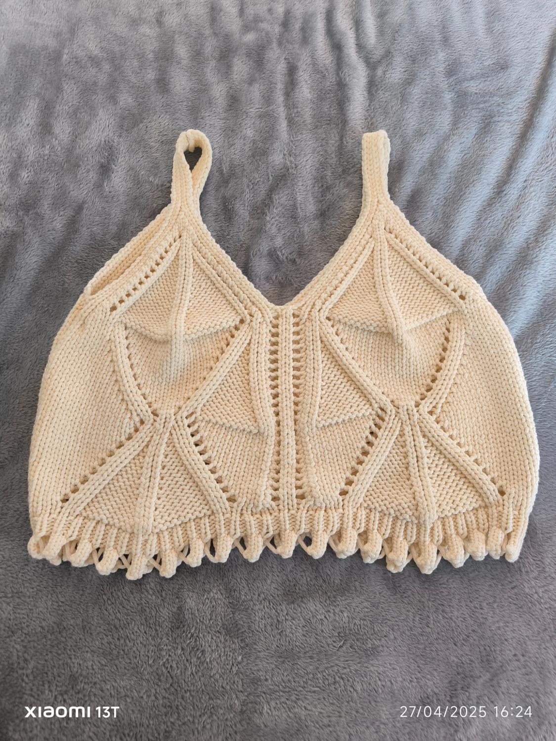 OPEN KNIT TOP