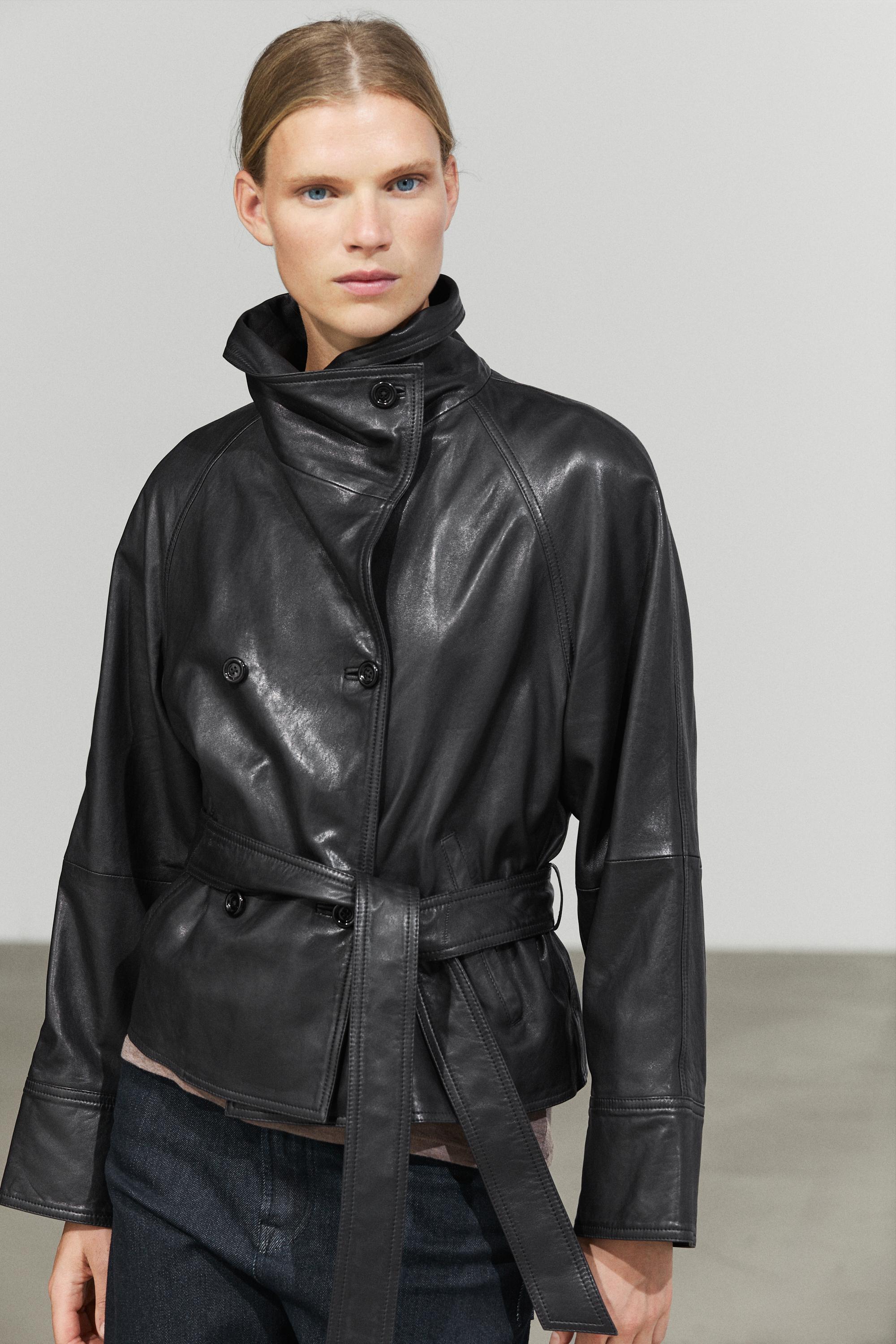 Short high neck leather trench coat — Black
