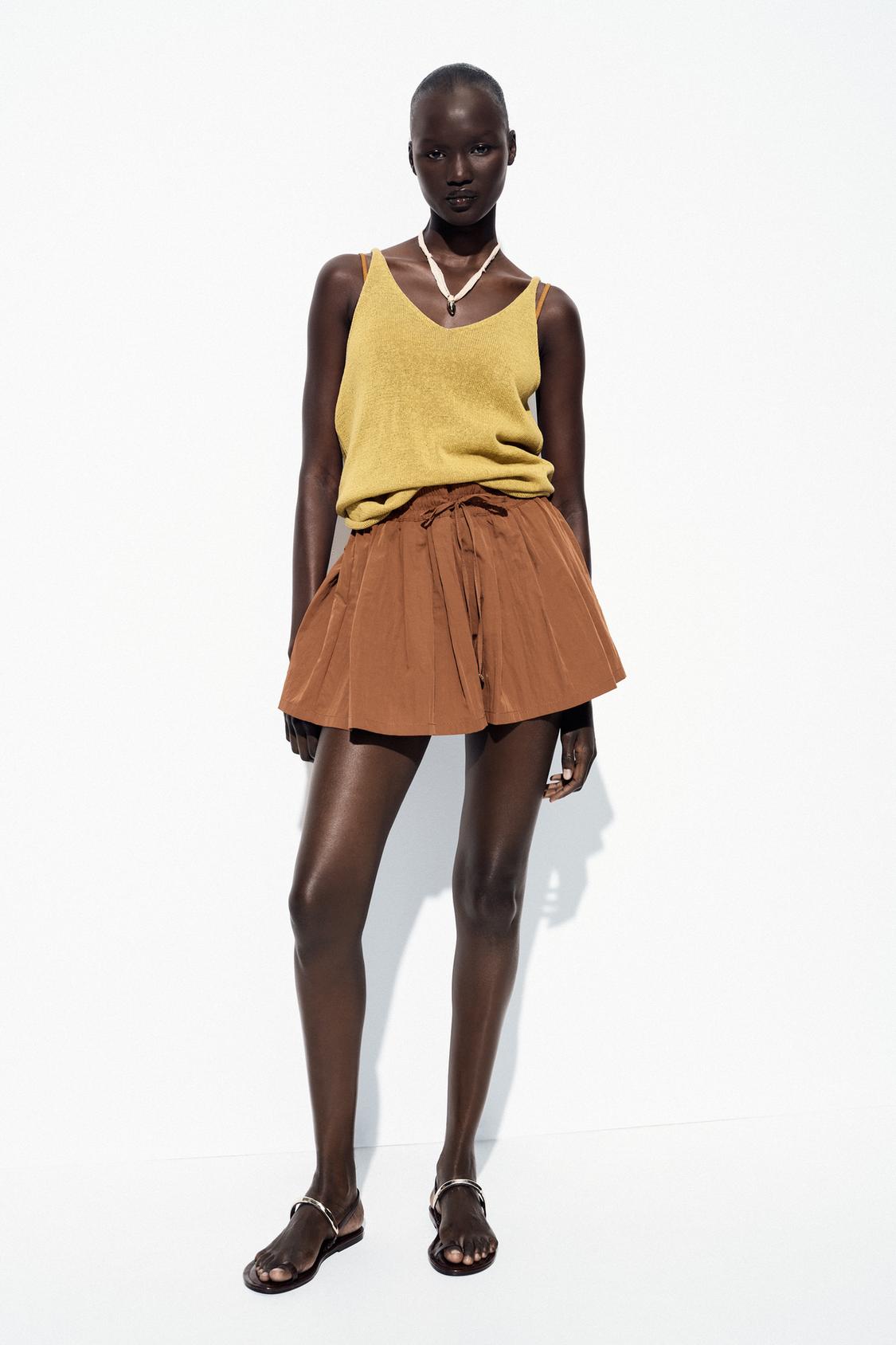 BERMUDA SHORTS WITH ELASTIC WAIST