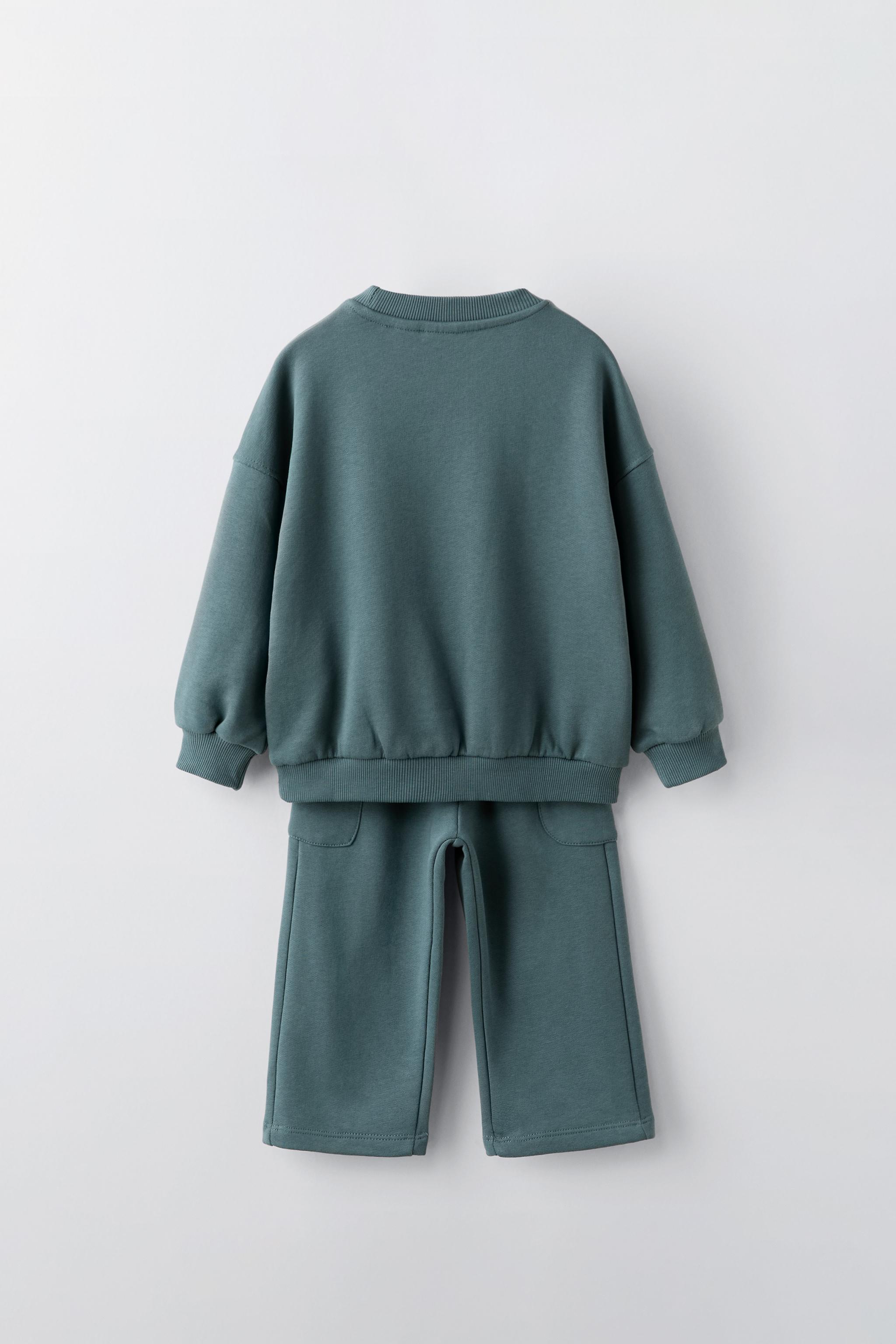 SWEATSHIRT AND TROUSERS JOGGING SET