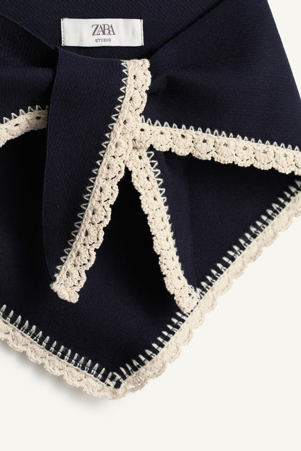 WOOL CROCHET TRIANGULAR SCARF LIMITED EDITION — Dark navy