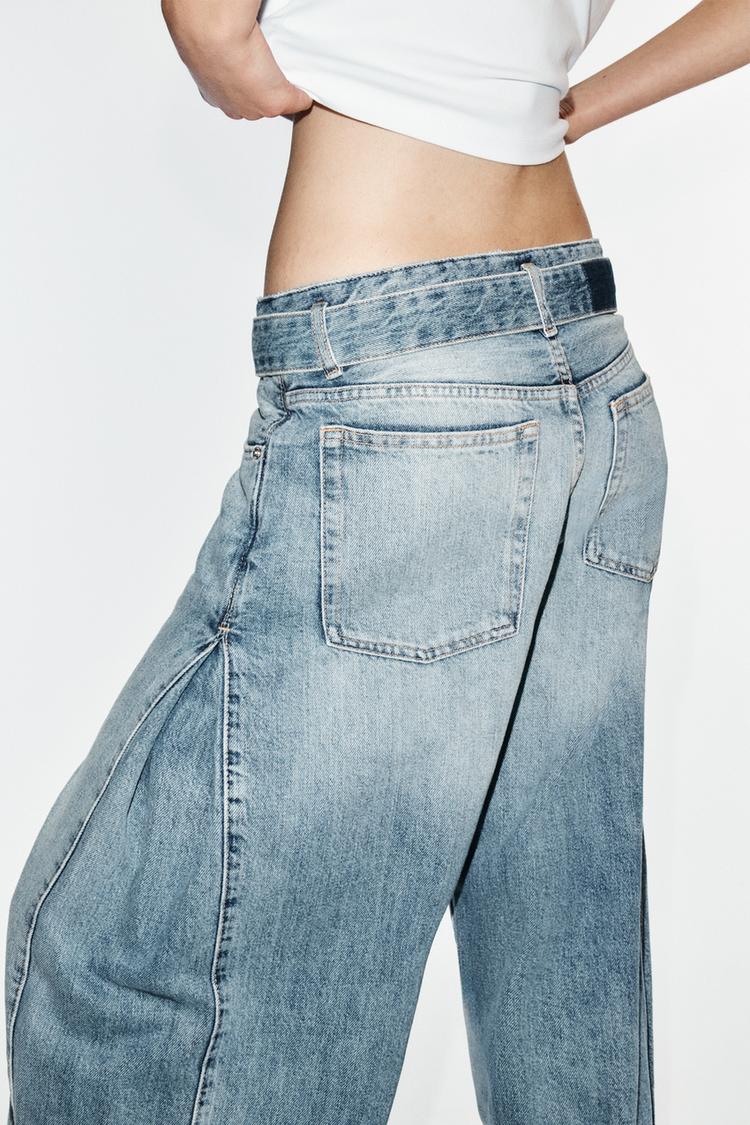 Jeans de cintura media con pliegues y cinturón TRF 8