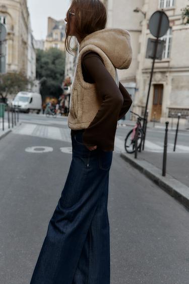 GILET EFFET MOUTON À BRANDEBOURGS - Marron clair de Zara - Image 2