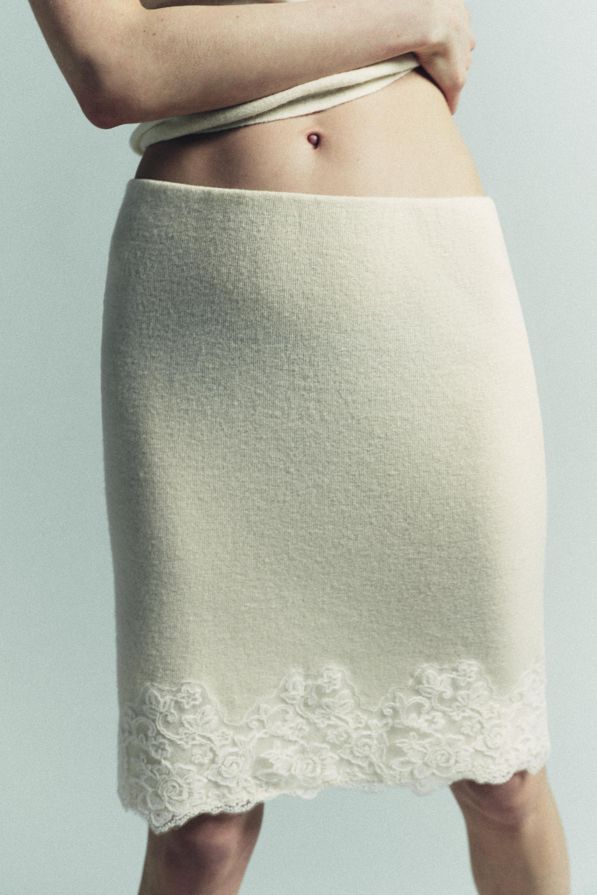 EMBROIDERED LACE KNIT MIDI SKIRT