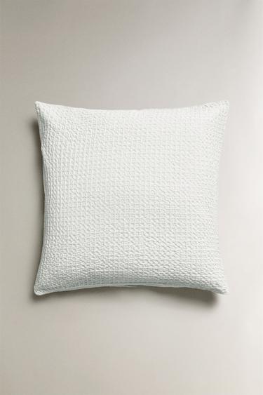 WAFFLE-KNIT PILLOWCASE - White by Zara - Image 1