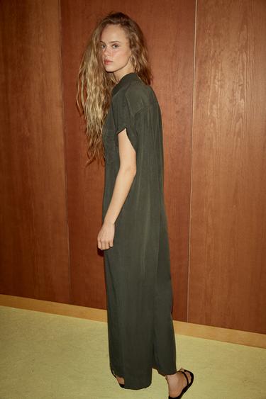 ΡΙΧΤΗ ΟΛΟΣΩΜΗ ΦΟΡΜΑ ΜΕ ΚΟΝΤΟ ΜΑΝΙΚΙ - Χακί σκούρο του Zara