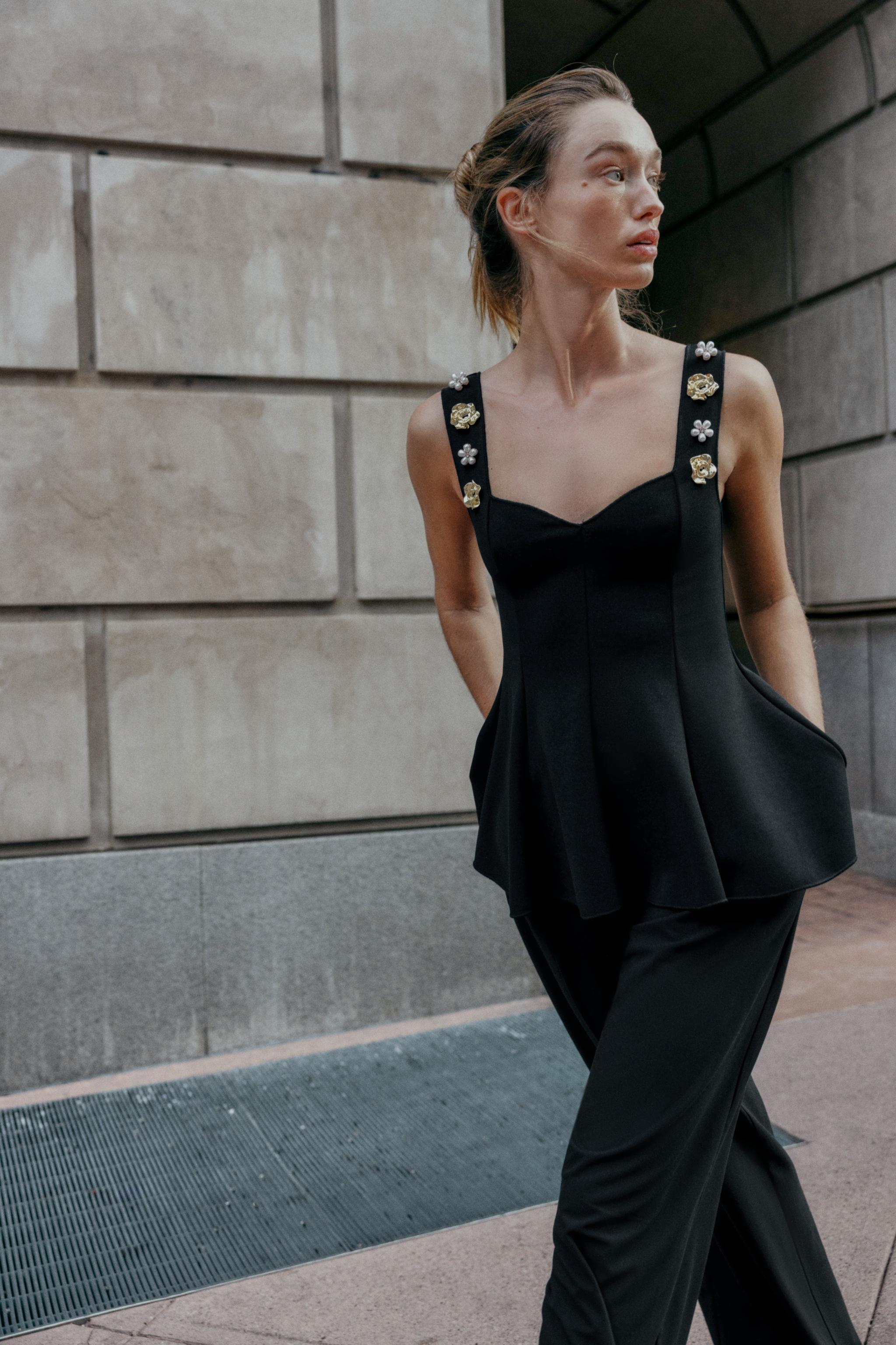 ストレッチペプラムトップス - ブラック | ZARA Japan / 日本