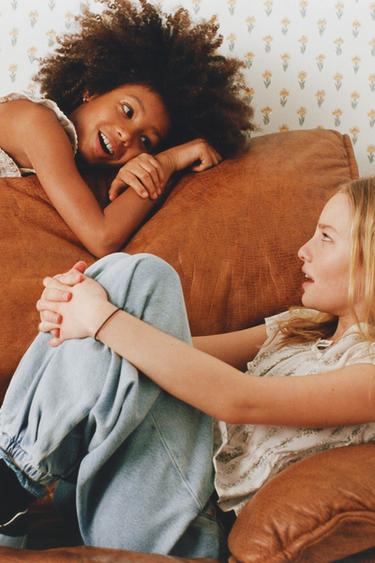 TOP ESTAMPADO FLORES - Crudo de Zara