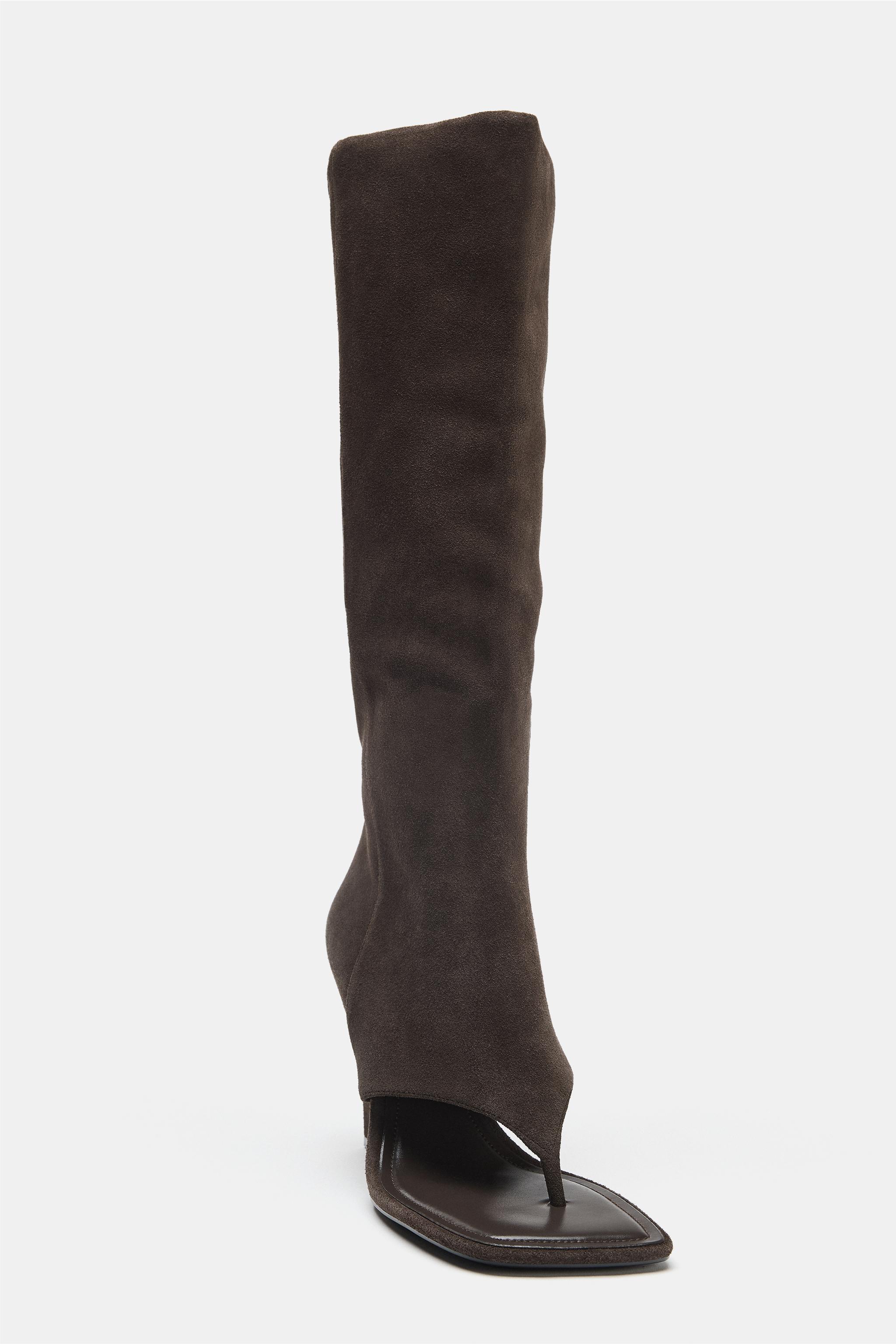 LEATHER BOOTS WITH FRONT CUTOUT