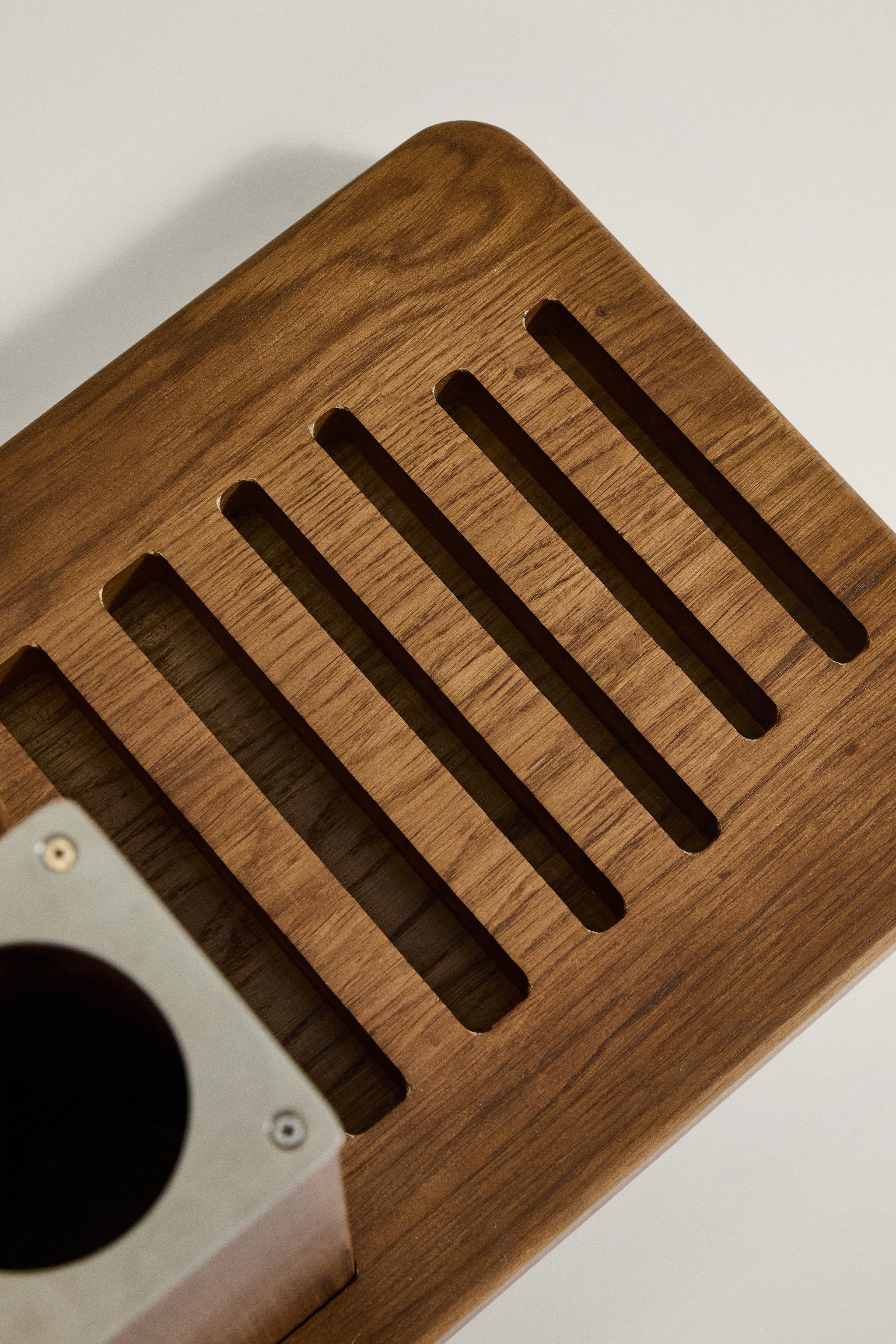 WOODEN BAR AND DISC RACK