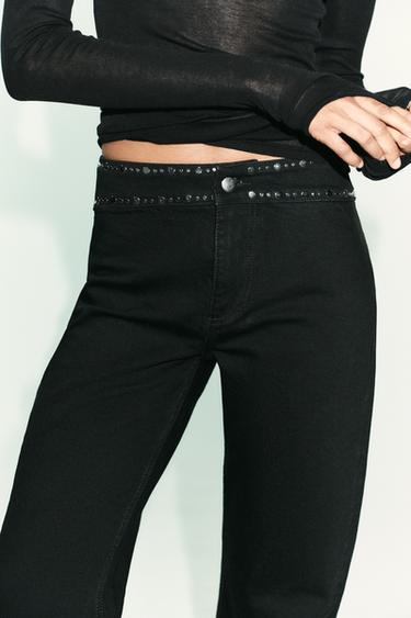JEANS Z1975 STRAIGHT LONG LENGTH بسرج عالٍ ودبابيس معدنية - أسود الخاص بـ Zara