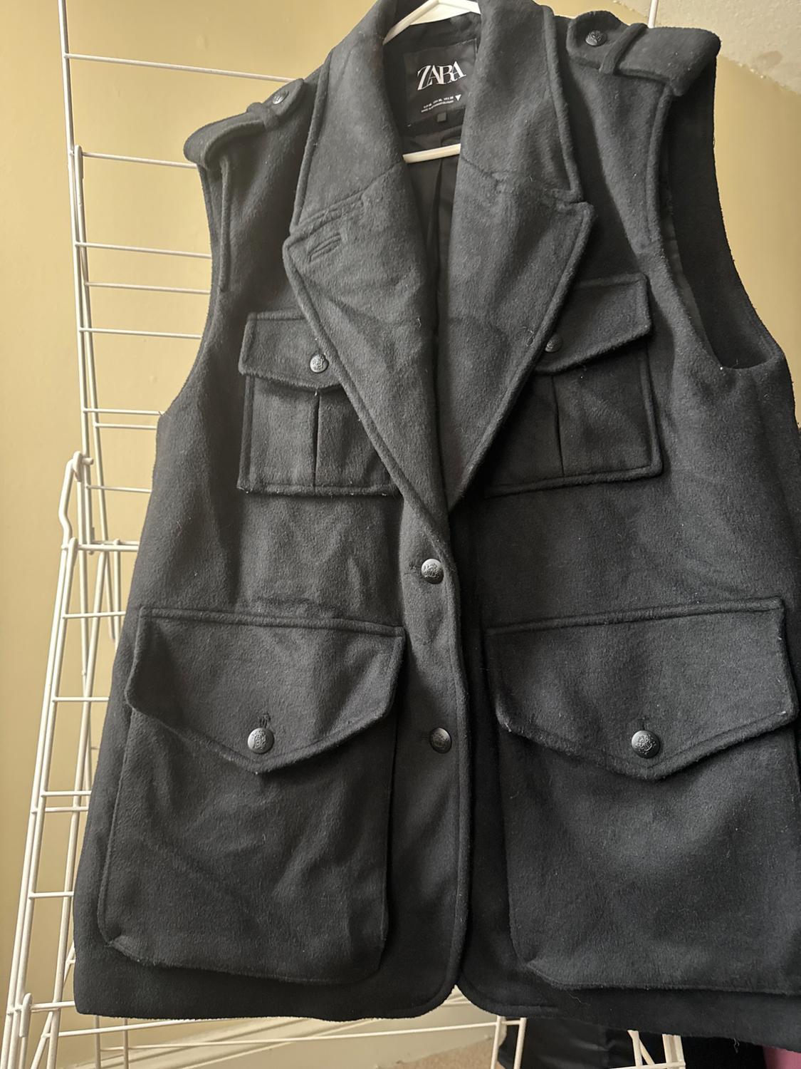 POCKET VEST