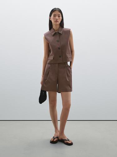 Bermuda à pinces en coton mélangé - Marron foncé de Zara