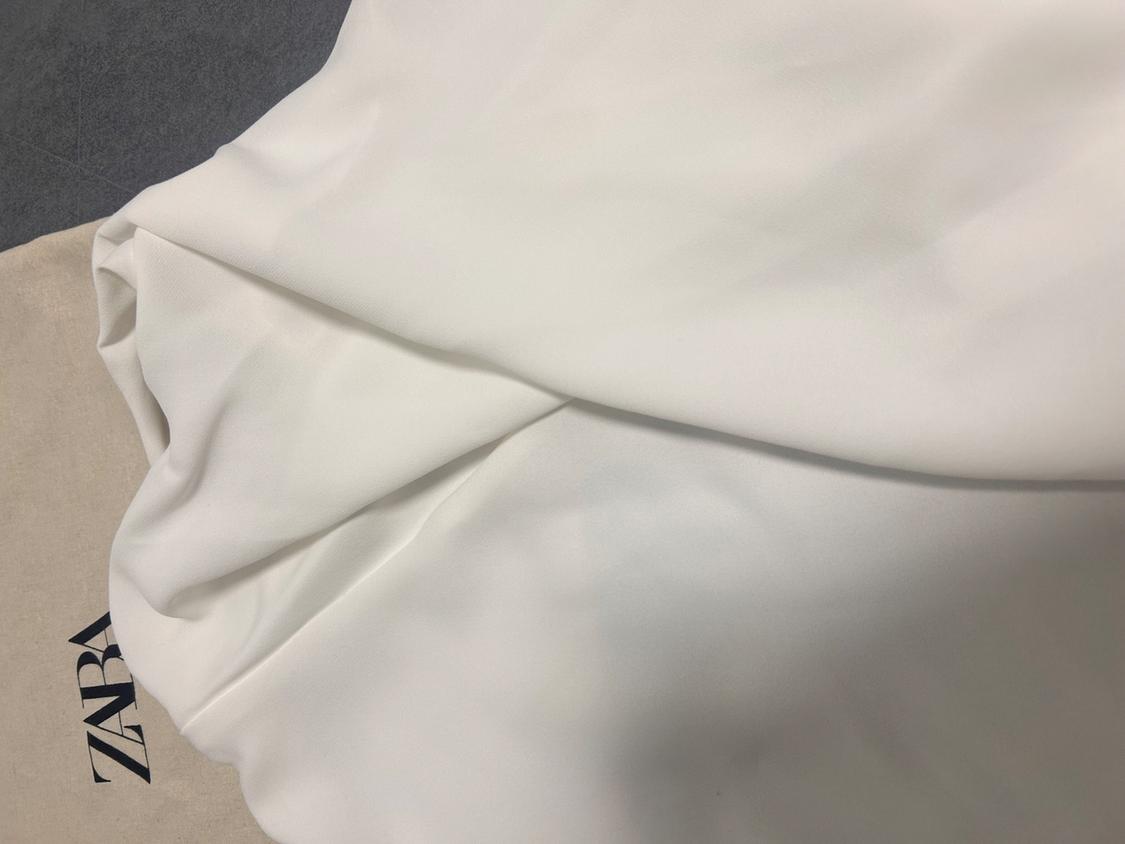 ASYMMETRIC CREPE CAPE TOP - Image 4
