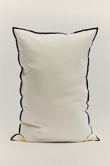 CUSHION COVER WITH OVERLOCK - Vanilla by Zara