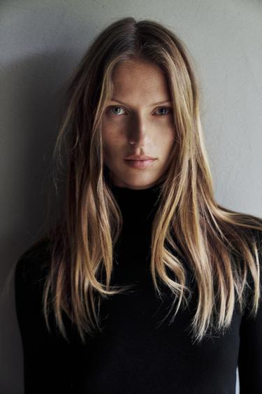 PULL EN MAILLE AVEC BOUTONS - Noir de Zara - Image 4