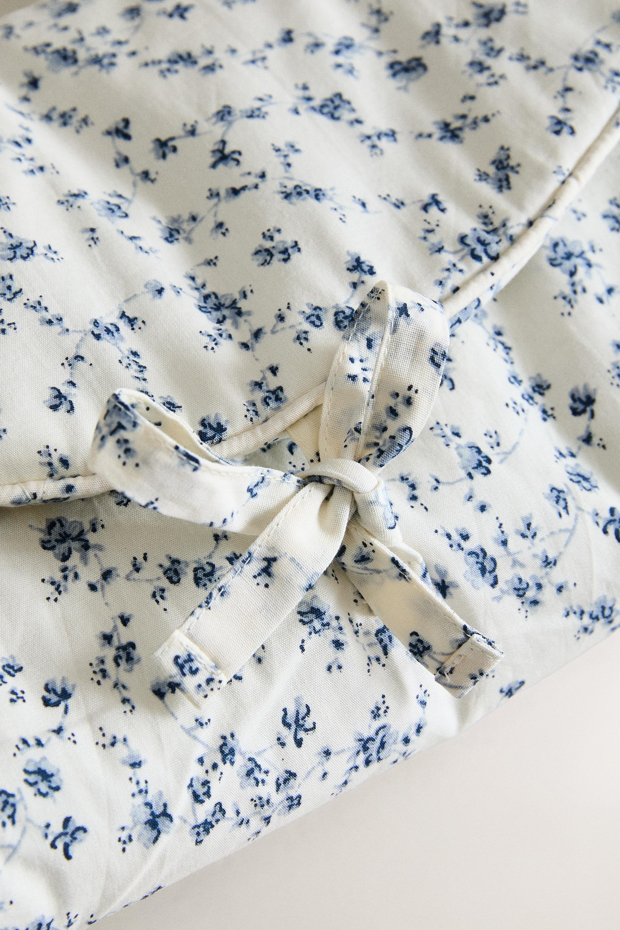 BABY BLUE FLOWER CHANGING MAT