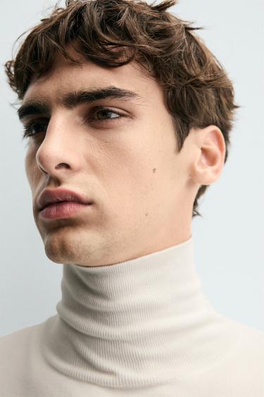 PULL COL MONTANT BASIQUE - Blanc cassé de Zara - Image 4