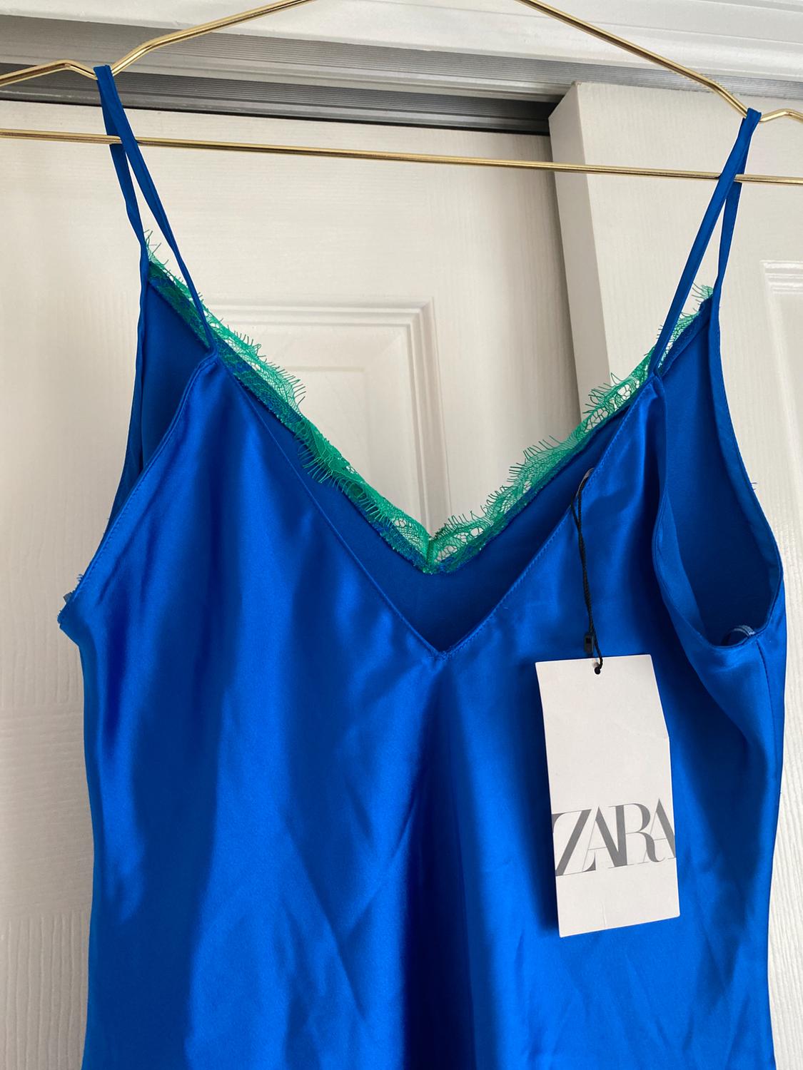 VESTIDO LENCERO SATINADO - Image 3