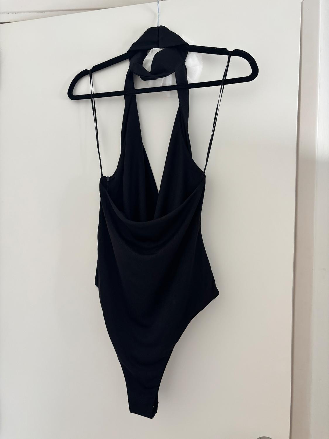 HALTER BODYSUIT WITH FLORAL APPLIQUÉ - Image 7