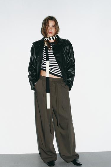 KURZER TRENCHCOAT AUS KUNSTLEDER - Schwarz von Zara