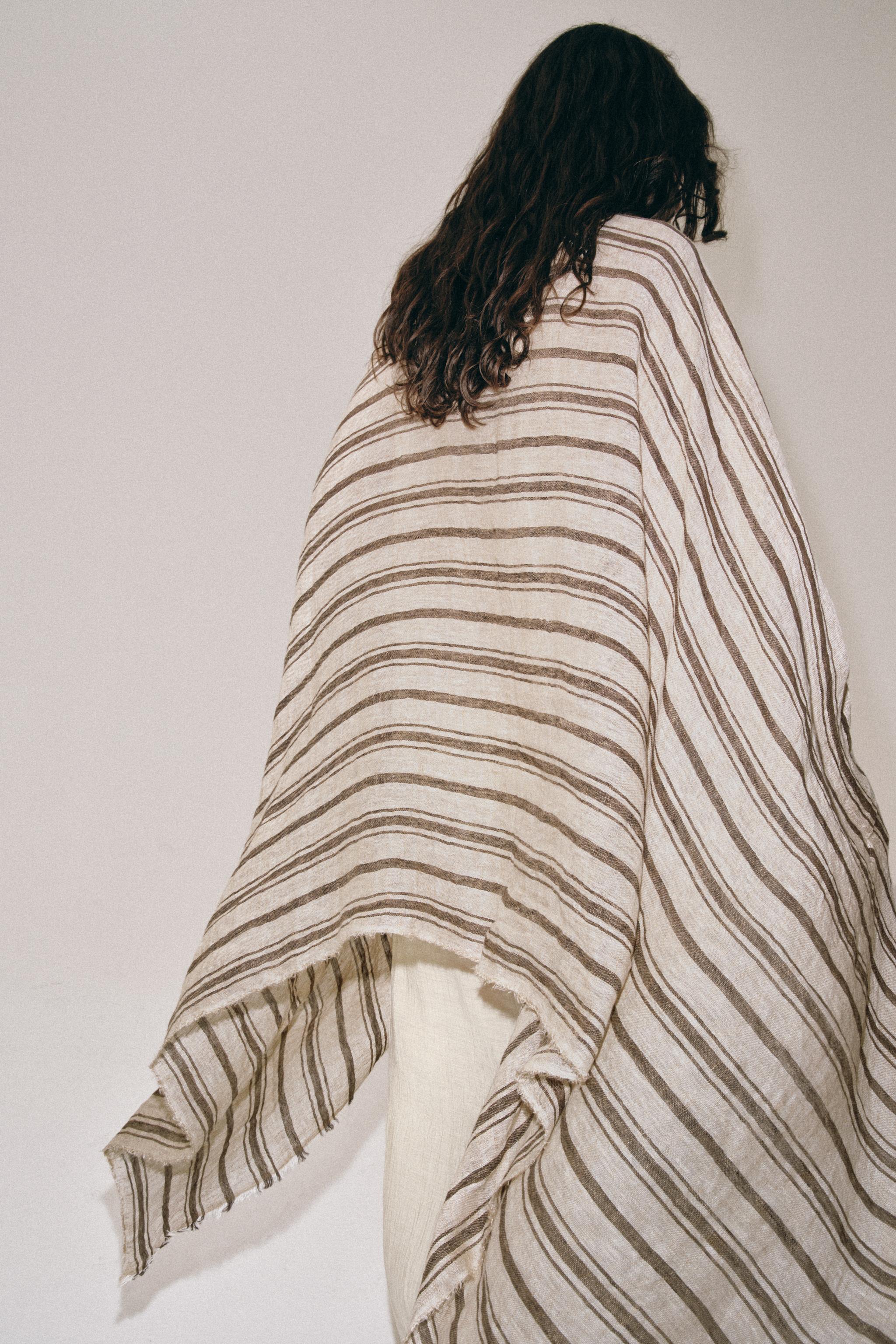 100% LINEN STRIPED SCARF