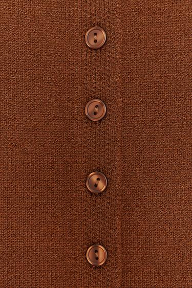 TOP EN MAILLE À BOUTONS - Marron de Zara - Image 8