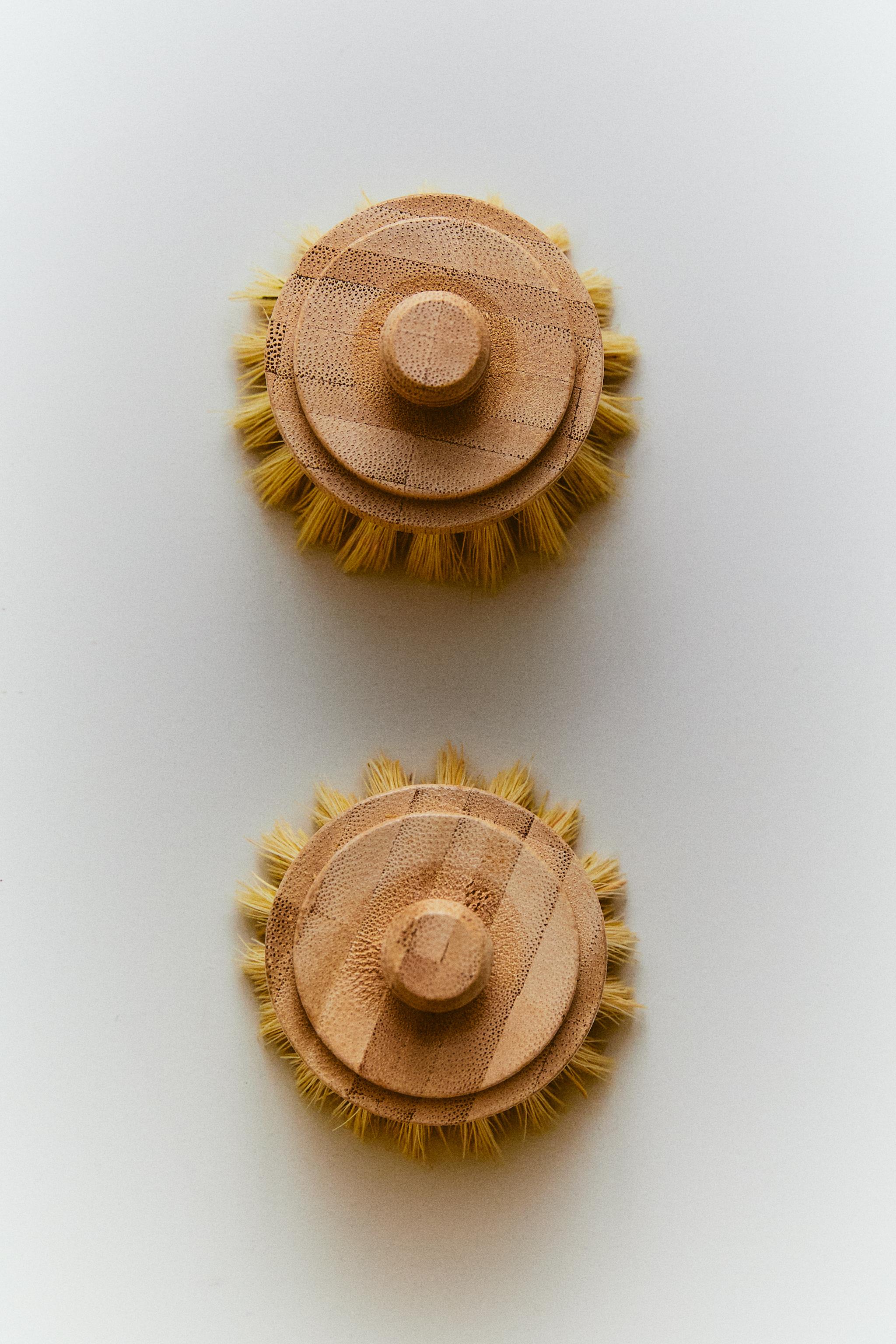 SPARE BRISTLES (SET OF 2) — Light beige