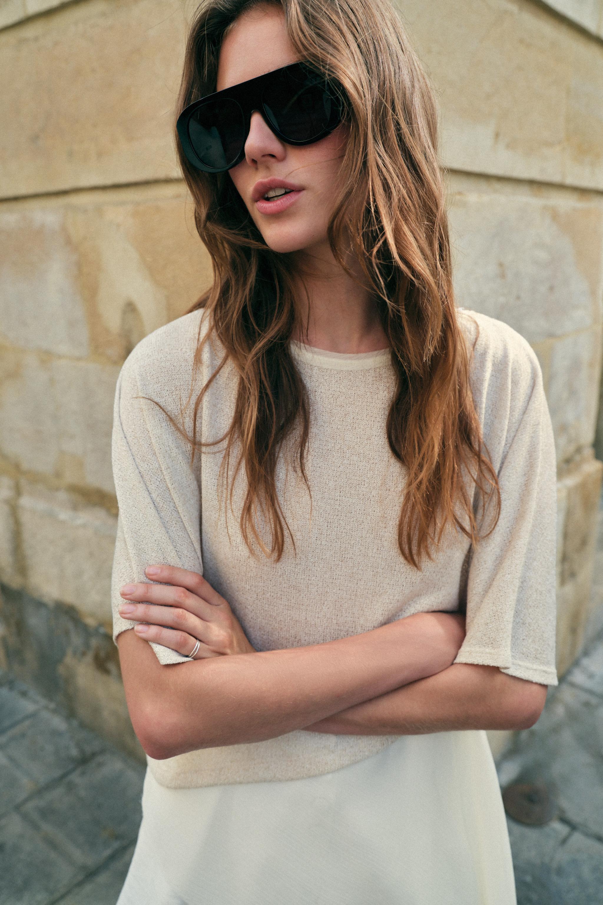 CONTRASTING TOP — Sand