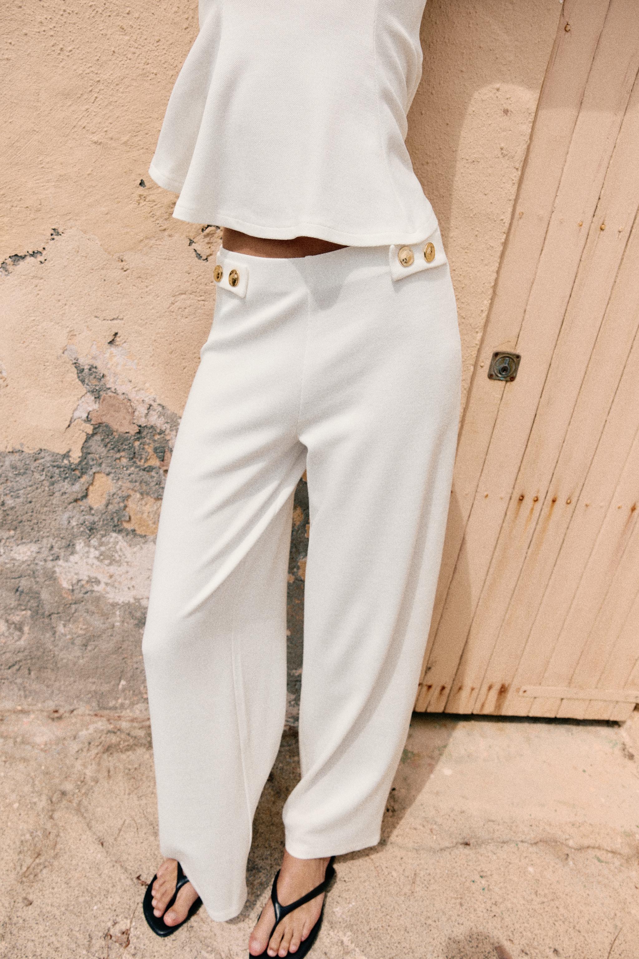 PANTALON DROIT EN PIQUÉ AVEC BOUTONS