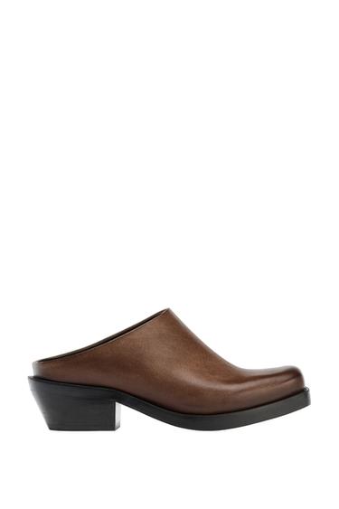 LEATHER CLOGS WITH WORN EFFECT - Dark tan by Zara