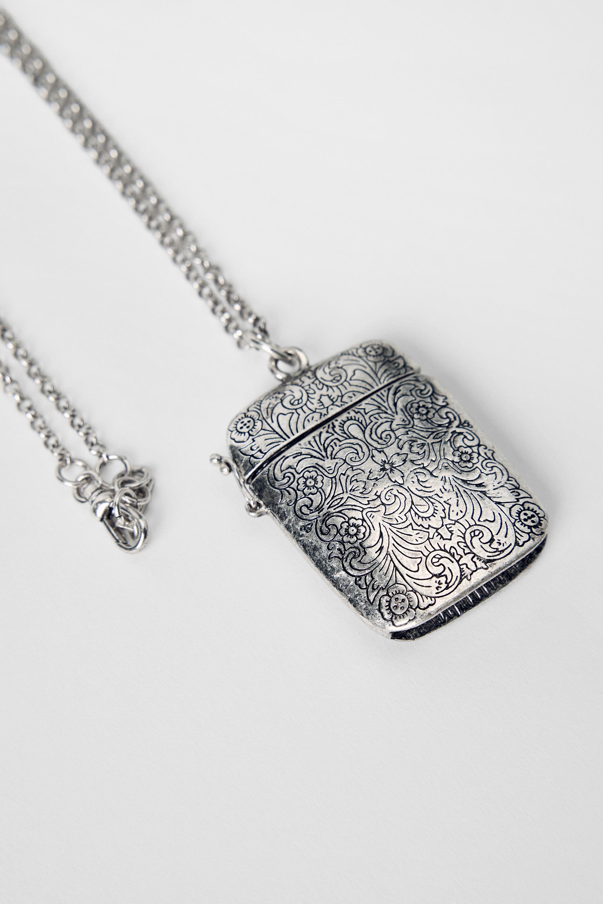 KATE MOSS X ZARA ロングネックレス 1856/610 LONG ENGRAVED BOX NECKLACE KATE MOSS X ZARA - Silver | ZARA