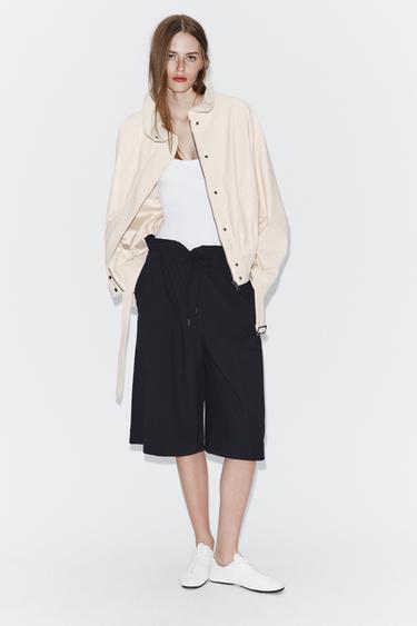 MID-WAIST BERMUDA SHORTS WITH RUFFLE - Dark navy by Zara