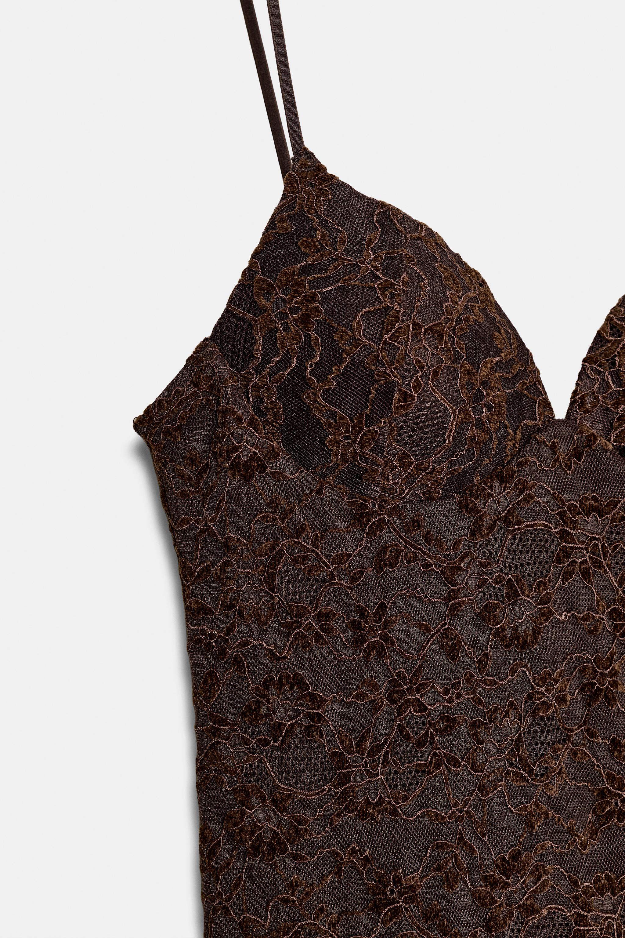 SHORT LACE DRESS