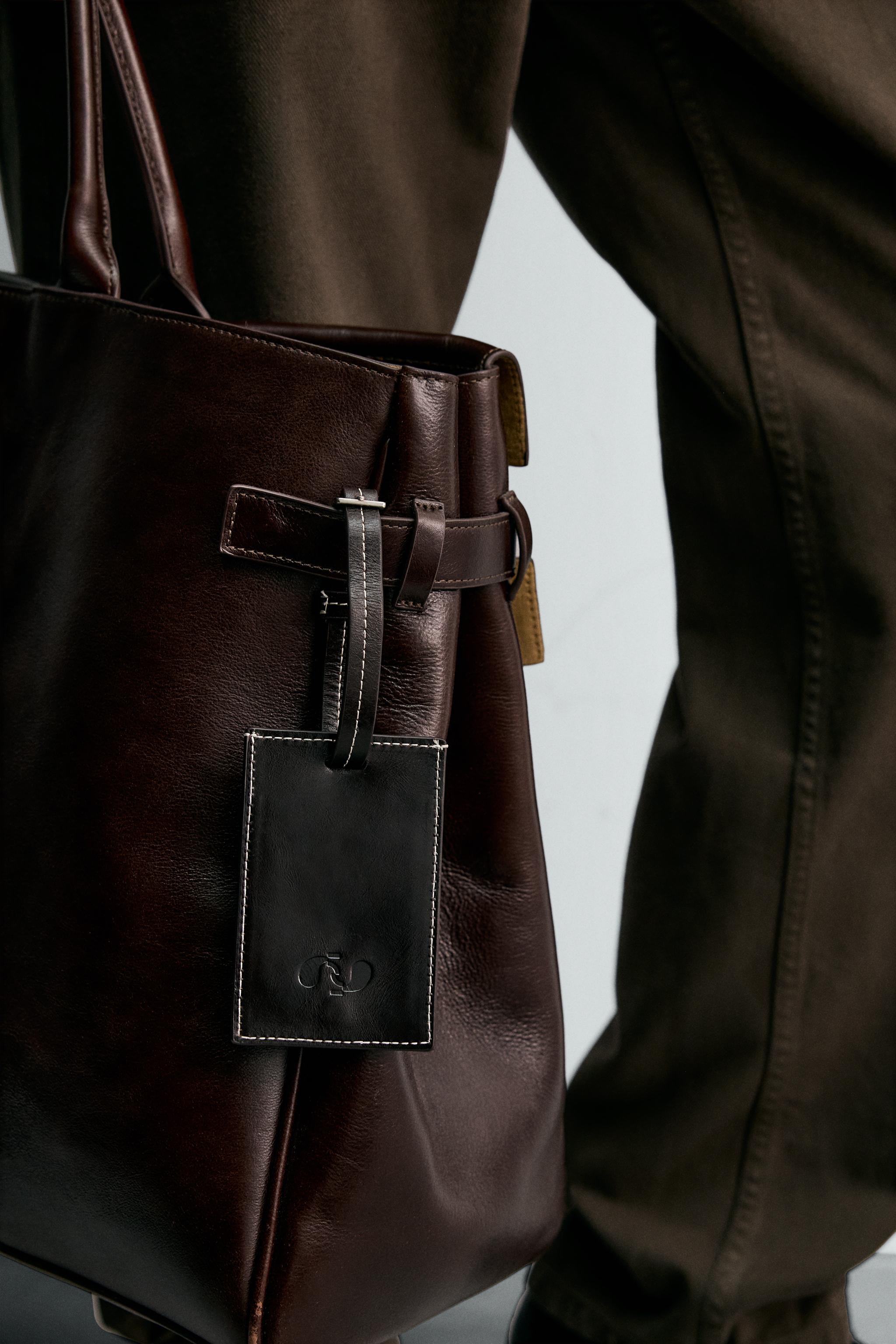 LEATHER KEYCHAIN